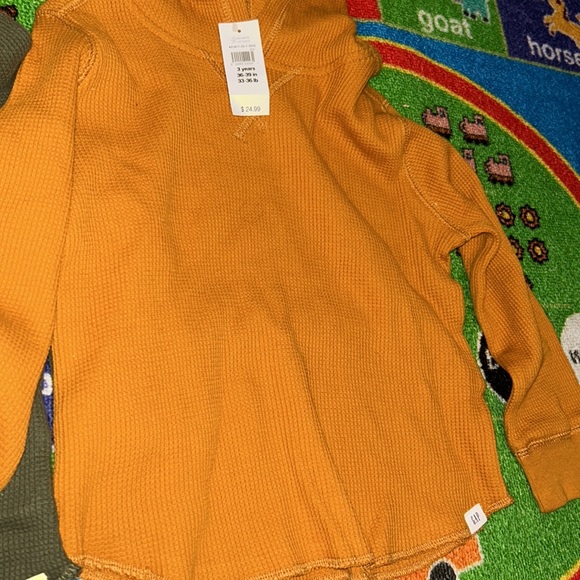 Gap Shirts - Picture 3 of 5